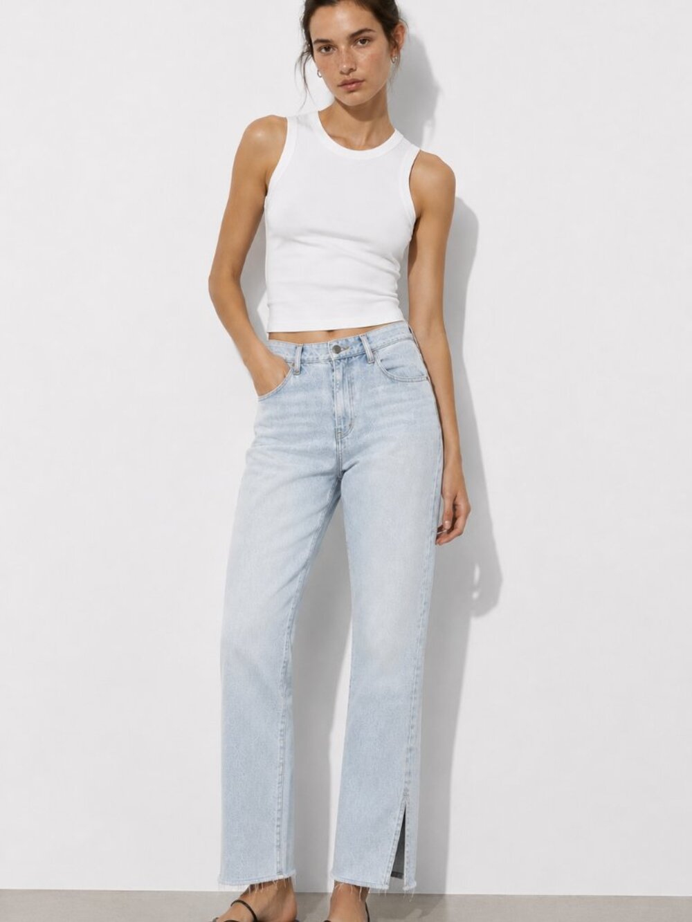 Abercrombie & Fitch 90s Straight Ultra High Rise Light Wash Split Hem Jeans 31
